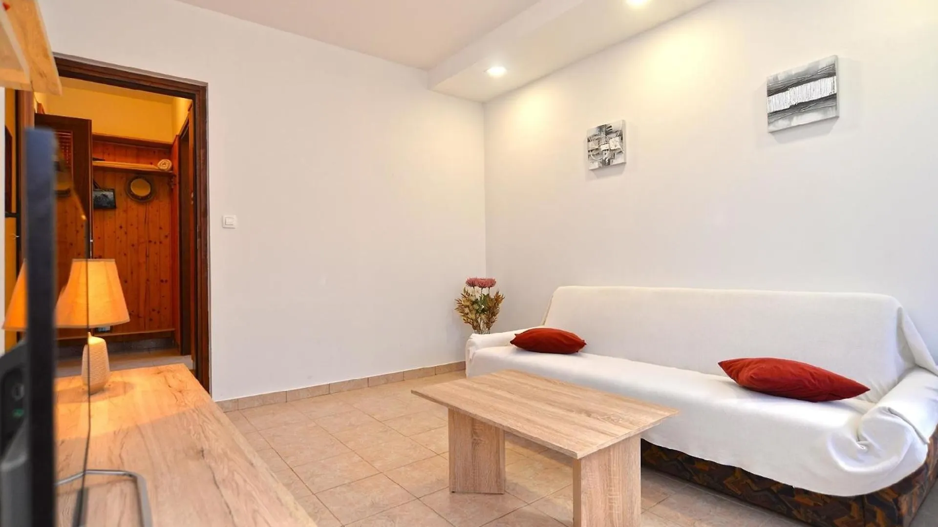Ferienhaus Fuer 7 Personen Ca 120 Qm In Grandici, Istrien Bucht Von Rasa Сasa de vacaciones